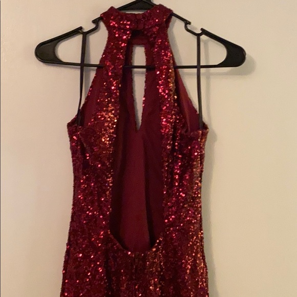 Sexy Sparkly High-Neck Evening gown! - Picture 4 of 4